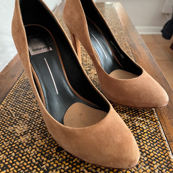 Dolce Vida Pumps - Picture 3 of 4